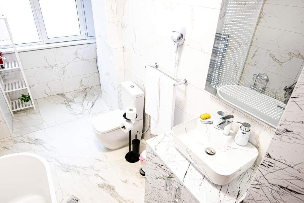 Ultra Central Luxury 3Br 2Bath Apt & Amazing Views Bükreş Dış mekan fotoğraf