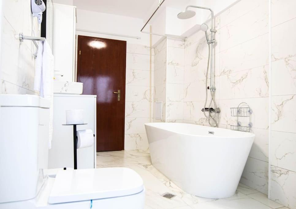 Ultra Central Luxury 3Br 2Bath Apt & Amazing Views Bükreş Dış mekan fotoğraf